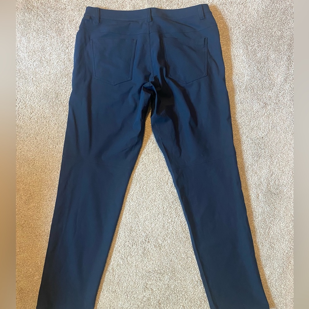 Lululemon men’s dress pant, stretch, NWOT, dark navy, size 32